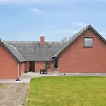 בית נופש Spacious Near The