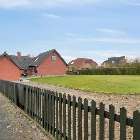 Spacious Near The Ferienhaus *