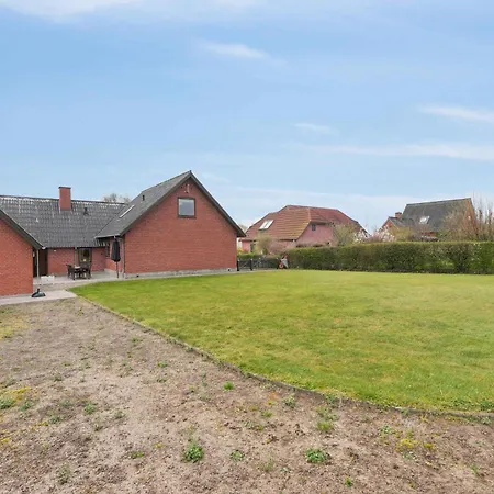 Spacious Near The * Bagenkop