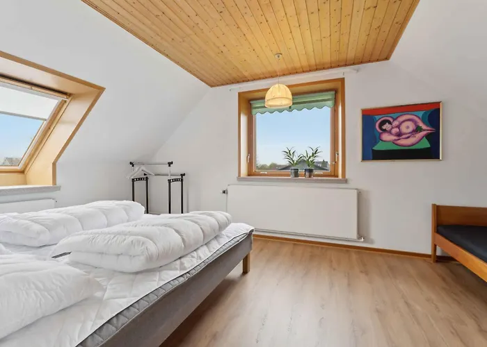 Feriehus Spacious Near The